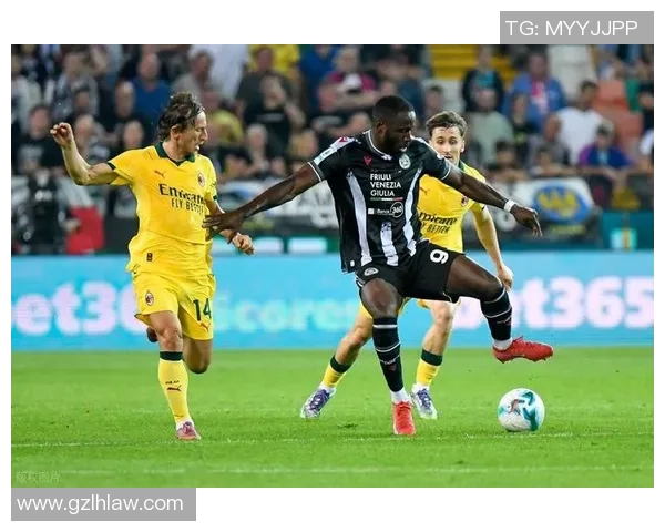 媒体揭秘米兰前锋希门尼斯因伤坚持比赛状态低迷的真相