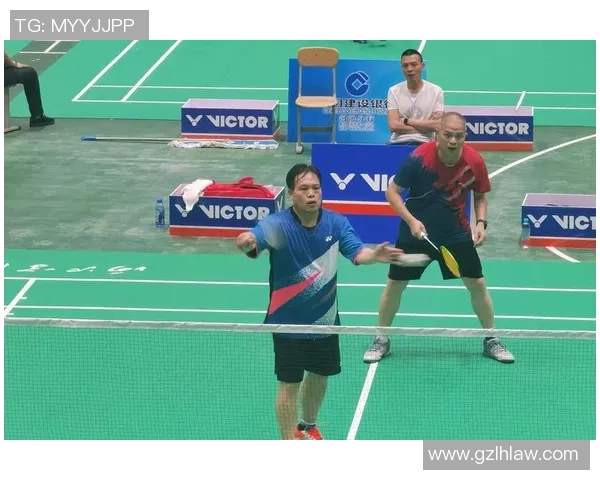 经管学院教职工在校游泳羽毛球赛事中展现风采获佳绩